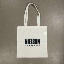 TOTEBAG NIELSON DIAMANT - DRAAGTAS KATOEN WIT MET ZWARTE OPDRUK