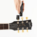 D'ADDARIO PLANET WAVES TGPW-01 - SNAARWINDER + BRIDGE PIN PULLER met elektrische gitaar